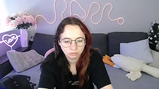 Snapshot of Mini_Diva chatting on March 2026 09:26:01 AM Mini Diva online show from March 2026 09:26:01 AM