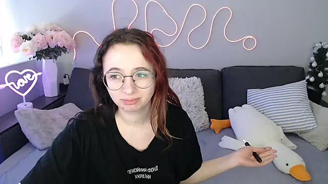 Snapshot of Mini_Diva chatting on March 2026 09:26:01 AM Mini Diva online show from March 2026 09:26:01 AM