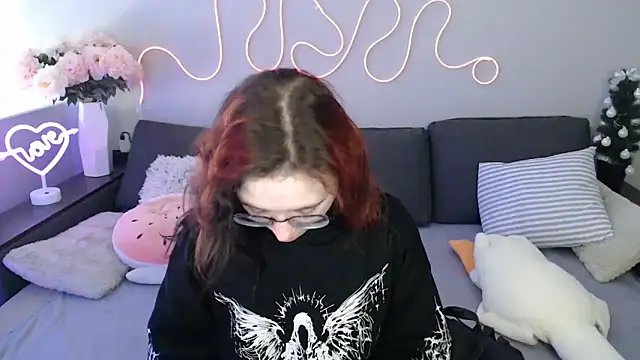 Snapshot of Mini_Diva chatting on March 2026 09:12:02 AM Mini Diva online show from March 2026 09:12:02 AM