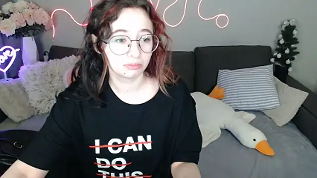 Snapshot of Mini_Diva chatting on March 2026 09:13:01 AM Mini Diva online show from March 2026 09:13:01 AM