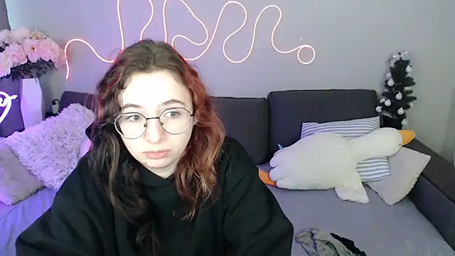 Snapshot of Mini_Diva chatting on March 2026 09:13:01 AM Mini Diva online show from March 2026 09:13:01 AM