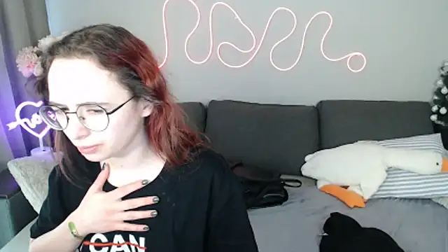 Snapshot of Mini_Diva chatting on March 2026 09:21:02 AM Mini Diva online show from March 2026 09:21:02 AM