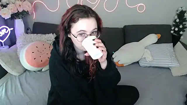 Snapshot of Mini_Diva chatting on March 2026 08:14:02 AM Mini Diva online show from March 2026 08:14:02 AM