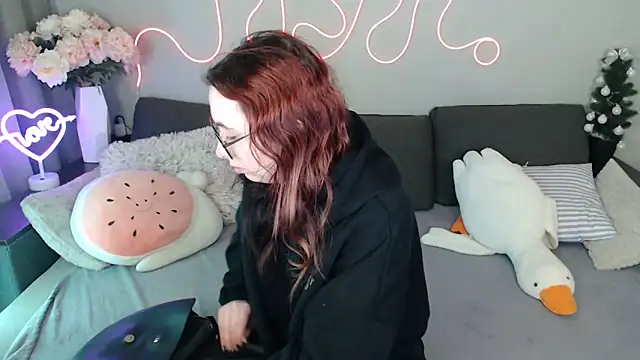 Snapshot of Mini_Diva chatting on March 2026 08:26:01 AM Mini Diva online show from March 2026 08:26:01 AM