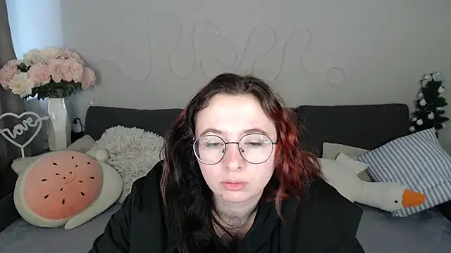 Mini Diva online show from April 2026 08:06:01 AM