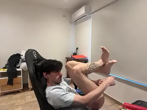 nicolaaaaas online show from October 2025 06:19:01 PM