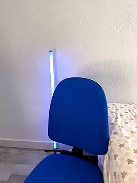 Snapshot of AliceJovovich chatting on October 2025 10:13:01 AM AliceJovovich online show from October 2025 10:13:01 AM