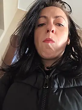 lovewildguy1 online show from April 2026 06:25:01 AM