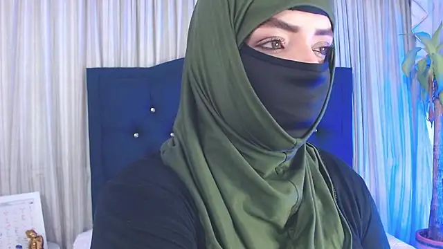 Snapshot of Uzra_hayed chatting on December 2024 06:31:01 PM Uzra hayed online show from December 2024 06:31:01 PM