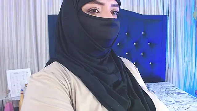Snapshot of Uzra_hayed chatting on December 2024 10:50:01 PM Uzra hayed online show from December 2024 10:50:01 PM