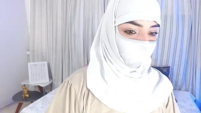 Snapshot of Uzra_hayed chatting on September 2025 08:09:01 PM Uzra hayed online show from September 2025 08:09:01 PM