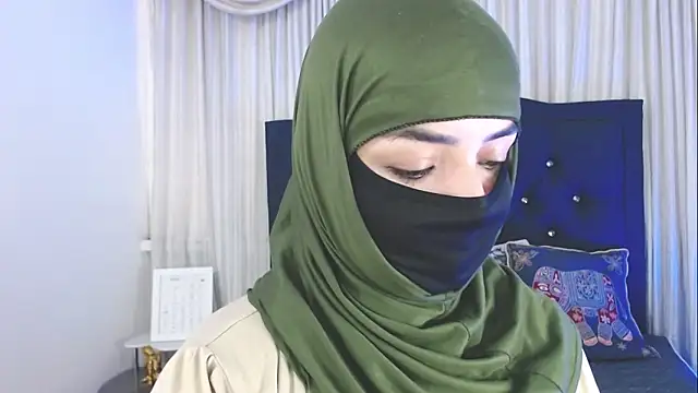 Uzra hayed online show from December 2025 08:50:02 PM