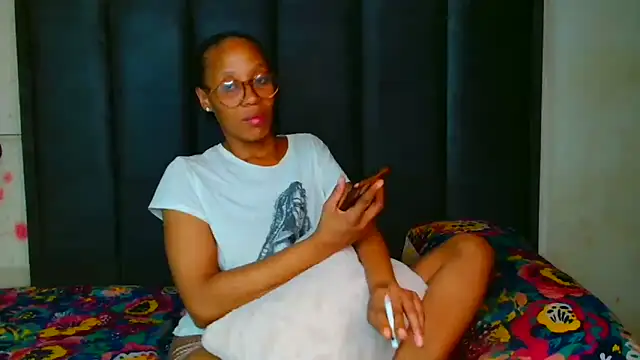 Snapshot of Kiaralane_xx chatting on February 2025 01:44:01 PM Kiaralane xx online show from February 2025 01:44:01 PM