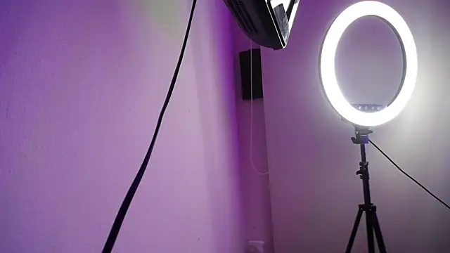 luly pink online show from October 2025 10:06:02 PM