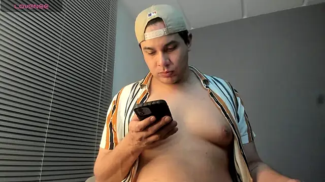 Latin boy surprisee online show from March 2026 02:06:02 AM