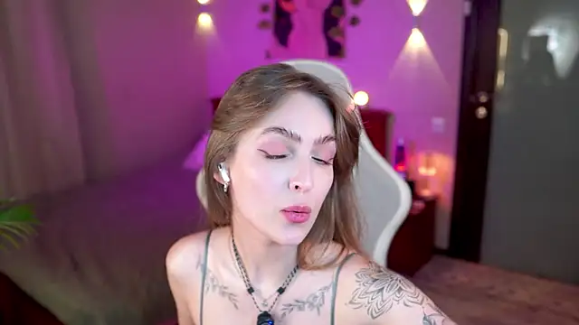 Kamila icee online show from May 2026 08:25:01 PM