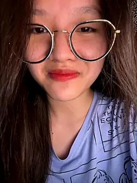 Snapshot of Krixxi22 chatting on October 2025 02:24:02 PM Krixxi22 online show from October 2025 02:24:02 PM