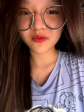 Snapshot of Krixxi22 chatting on October 2025 01:42:01 PM Krixxi22 online show from October 2025 01:42:01 PM