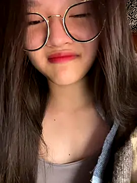 Snapshot of Krixxi22 chatting on October 2025 03:01:02 PM Krixxi22 online show from October 2025 03:01:02 PM