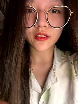 Snapshot of Krixxi22 chatting on October 2025 03:25:02 PM Krixxi22 online show from October 2025 03:25:02 PM