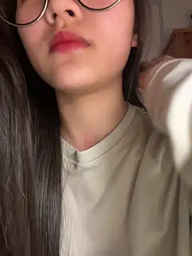 Krixxi22 online show from February 2026 05:30:01 PM