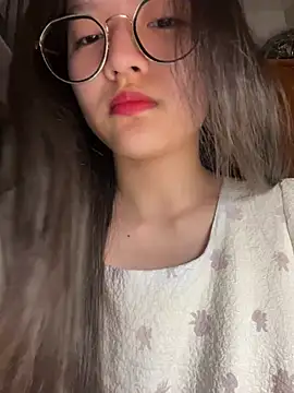 Krixxi22 online show from March 2026 02:13:02 PM