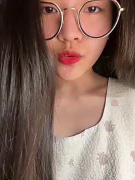 Krixxi22 online show from March 2026 06:46:02 PM