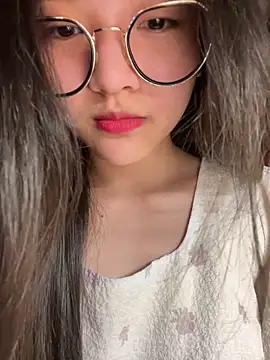 Krixxi22 online show from March 2026 02:32:02 PM