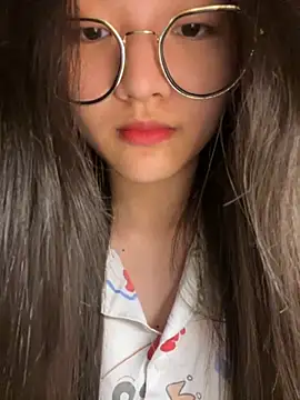 Krixxi22 online show from March 2026 05:05:01 PM