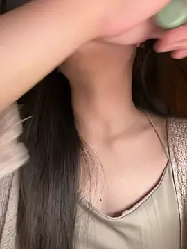 Krixxi22 online show from March 2026 04:01:01 PM