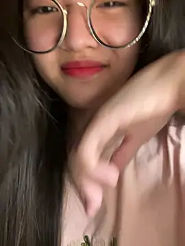 Krixxi22 online show from March 2026 02:27:01 PM