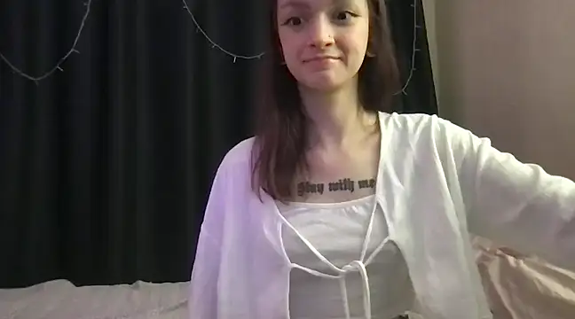 Snapshot of vse_horosho chatting on January 2025 10:17:01 PM vse horosho online show from January 2025 10:17:01 PM