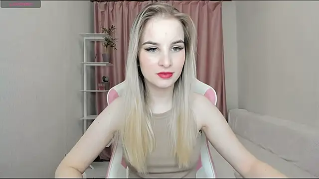 MiraSpaceGirl online show from December 2024 07:34:02 PM