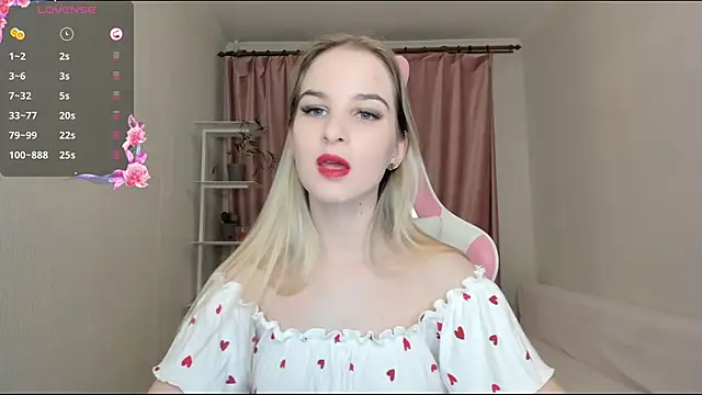 MiraSpaceGirl online show from January 2025 07:32:01 PM