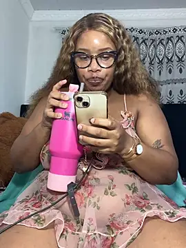 MimiCurves online show from May 2026 02:34:02 PM