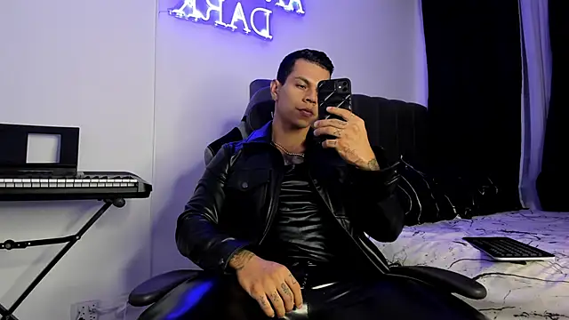 Aron Dark online show from February 2025 11:04:02 PM