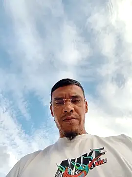 Mikee 98 online show from November 2025 03:23:01 PM