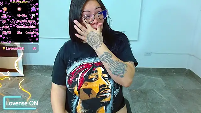 Snapshot of martinna_tay chatting on March 2025 06:14:02 AM martinna tay online show from March 2025 06:14:02 AM