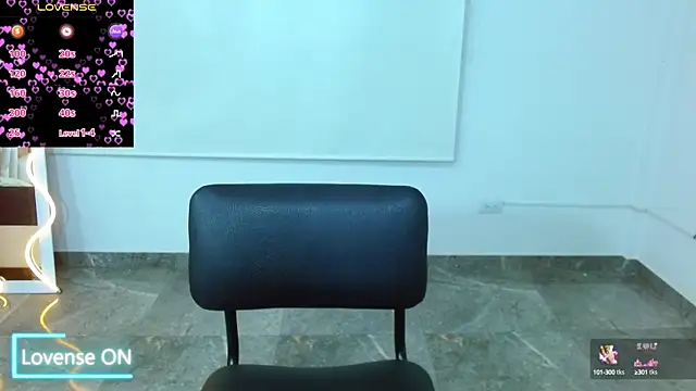 Snapshot of martinna_tay chatting on March 2025 05:28:02 AM martinna tay online show from March 2025 05:28:02 AM