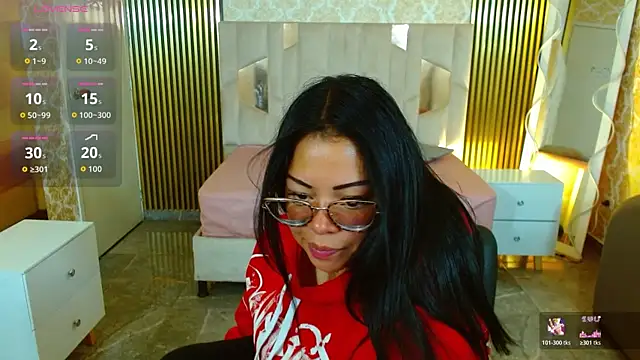 Snapshot of martinna_tay chatting on November 2025 04:23:02 AM martinna tay online show from November 2025 04:23:02 AM