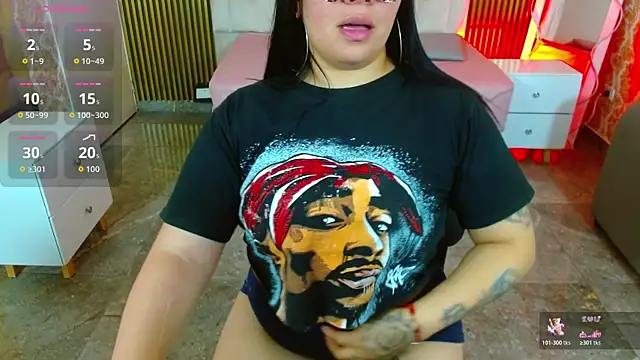 Snapshot of martinna_tay chatting on December 2025 03:13:02 AM martinna tay online show from December 2025 03:13:02 AM