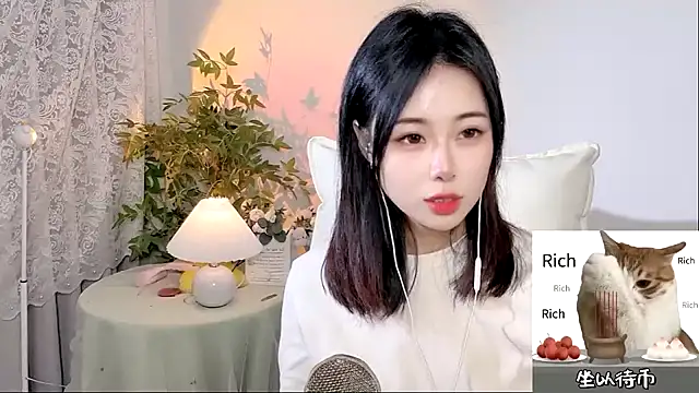 Snapshot of CL_2024 chatting on December 2024 12:01:02 PM CL 2024 online show from December 2024 12:01:02 PM