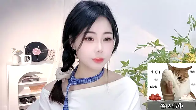 Snapshot of CL_2024 chatting on February 2025 07:55:01 AM CL 2024 online show from February 2025 07:55:01 AM