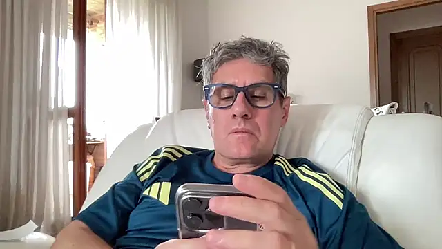 Snapshot of Britmi chatting on September 2025 12:38:02 PM Britmi online show from September 2025 12:38:02 PM