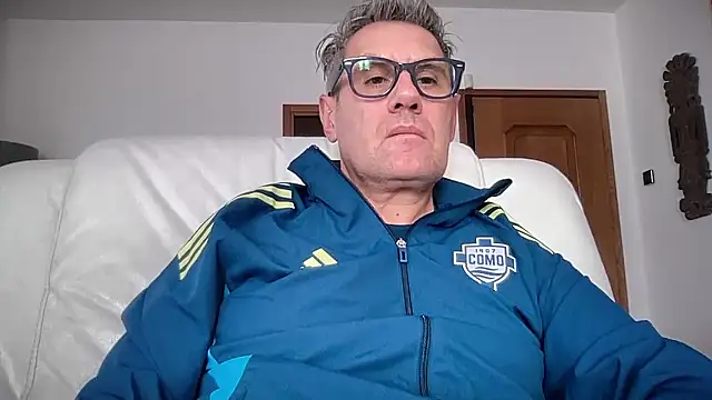 Snapshot of Britmi chatting on October 2025 12:06:01 PM Britmi online show from October 2025 12:06:01 PM