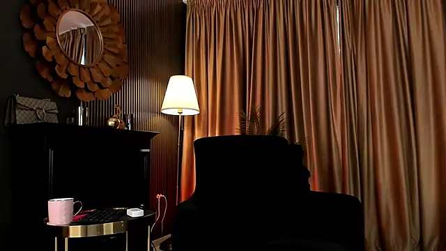 Snapshot of LovingBlondie chatting on June 2026 05:11:01 AM LovingBlondie online show from June 2026 05:11:01 AM