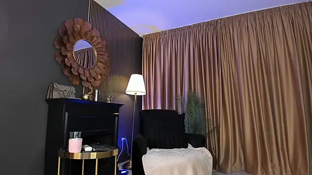 Snapshot of LovingBlondie chatting on June 2026 02:56:02 AM LovingBlondie online show from June 2026 02:56:02 AM