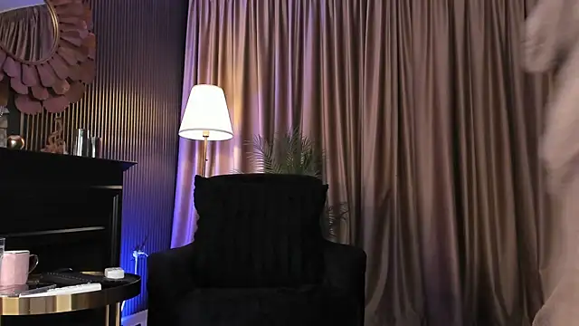 Snapshot of LovingBlondie chatting on June 2026 03:09:02 AM LovingBlondie online show from June 2026 03:09:02 AM