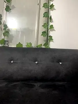 Berry Bans online show from October 2025 10:53:02 PM