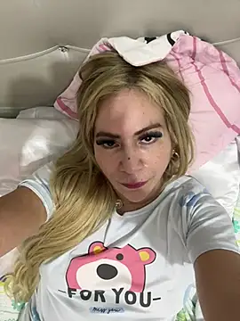 Snapshot of LARIANA_RIVERA23 chatting on February 2026 08:35:01 PM LARIANA RIVERA23 online show from February 2026 08:35:01 PM